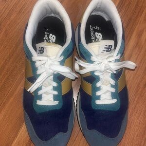 New Balance Men's Blue and Gold Sneakers